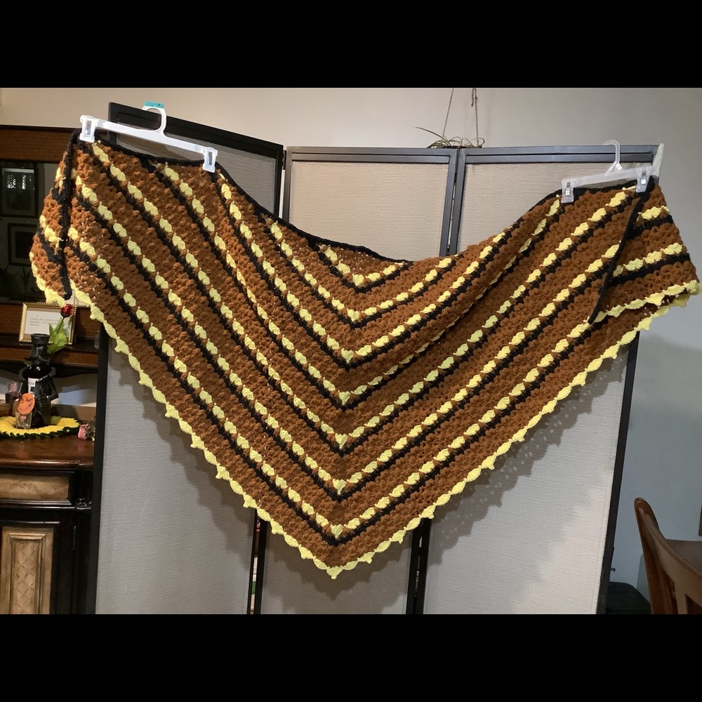 Large shawl